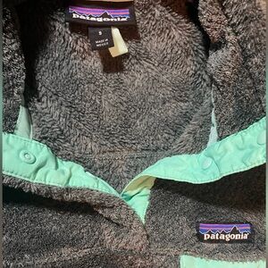 Patagonia Gray and Green Fleece Sweater